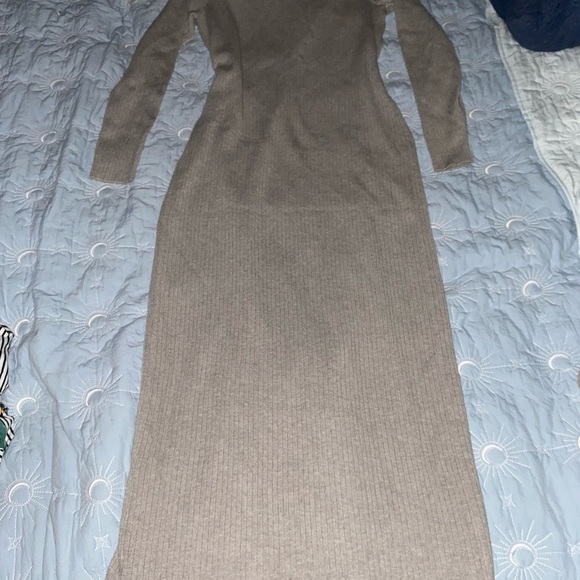 WAYF Elegant Long Sleeve cardigan Size Medium, it long is 50 inches, - Picture 3 of 12